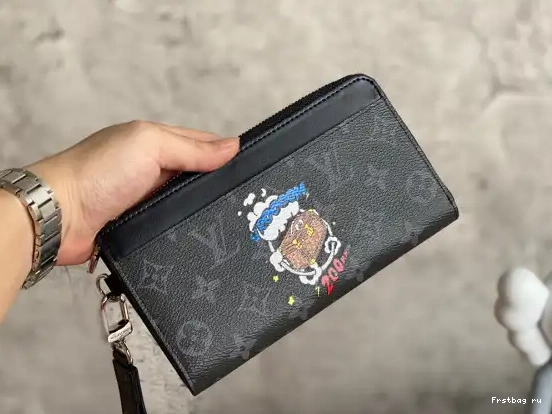 First bag ru VUITTON ZIPPY DRAGONNE LOUIS 0702